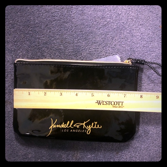 New Kendall & Kylie makeup case - Picture 2 of 5